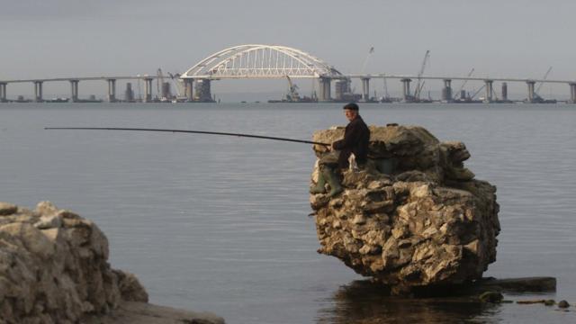 Будівництво мосту