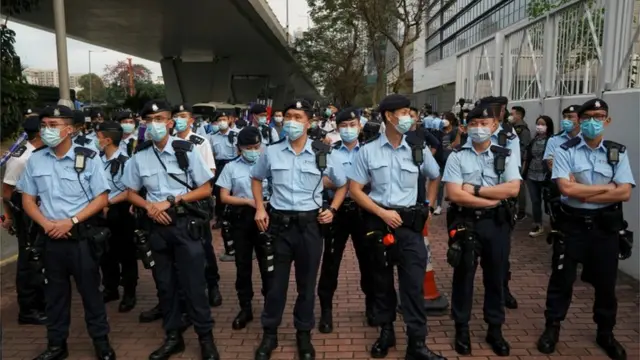 夏寶龍強調"愛國者治港"，並稱完善相關制度必須尊重中央的主導權。