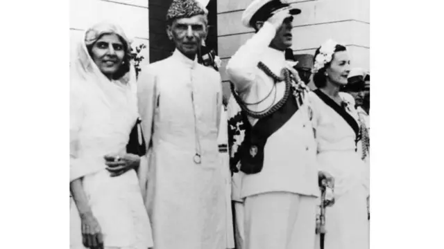 جناح بہن فاطمہ کے ساتھ