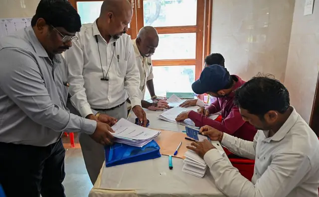 AB फॉर्म म्हणजे काय? निवडणुकीत AB फॉर्मला इतकं महत्त्व का असतं?