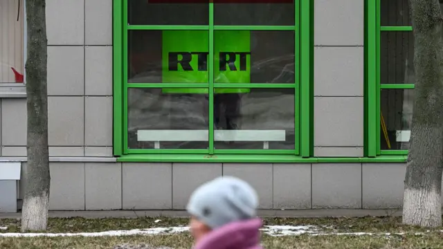 Зелений логотип RT у вікні