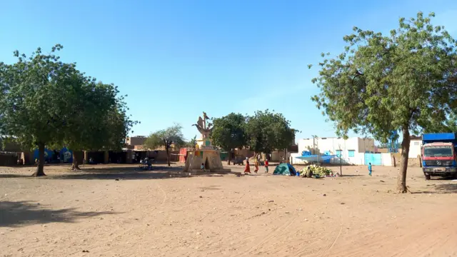 Place Indépendance de Tonka