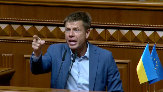 Представник "ЄС" Олексій Гончаренко під час засідання Ради 19 серпня 2026 року