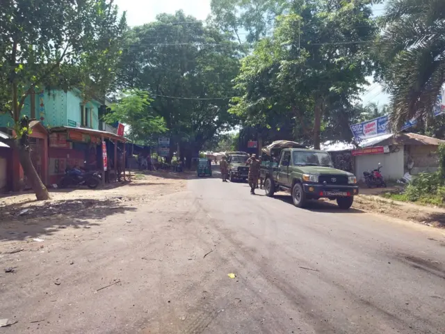 တနင်္ဂနွေနေ့က အကြမ်းဖက်မှုတွေ စတင်ခဲ့တဲ့ ရမ်စူး ဈေး၊ ဈေးဆိုင်တွေ တော့ ပိတ်လိုက်ပါပြီ။