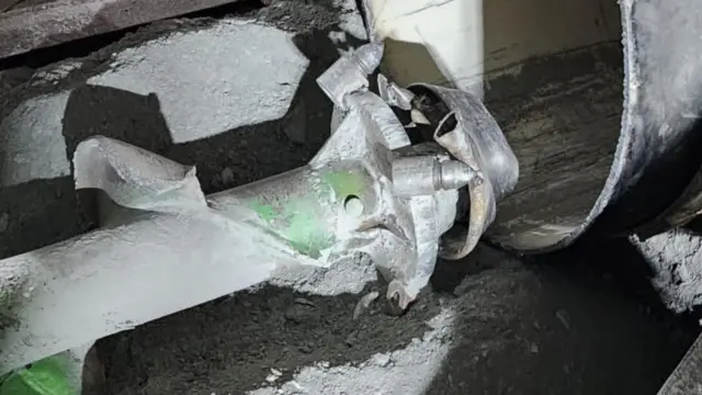 ડ્રિલ મશીનનો એ ભાગ જે ટનલમાં રસ્તો બનાવવાના પ્રયાસમાં ડૅમેજ થઈ ગયું