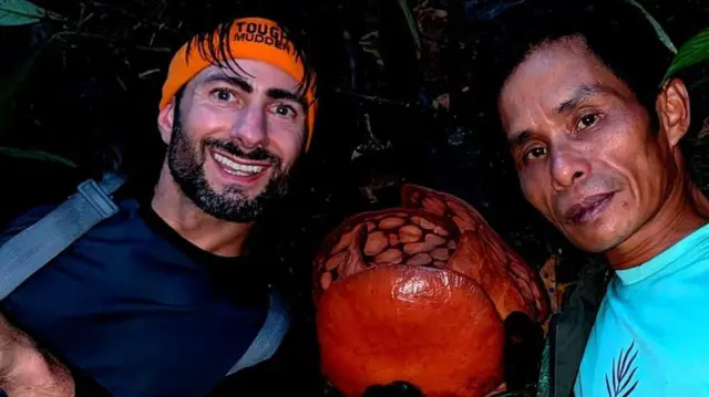 Rafflesia hasseltii yang belum mekar.