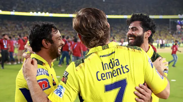 रायुडू, धोनी, जडेजा