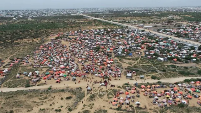 Hoton sansanin 'yan gudun hijira daga sama a kusa da Mogadishu