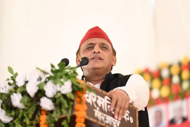 अखिलेश यादव