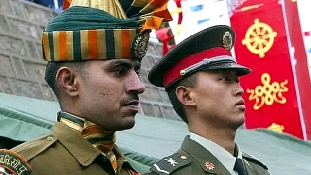 انڈین اور چینی فوجی
