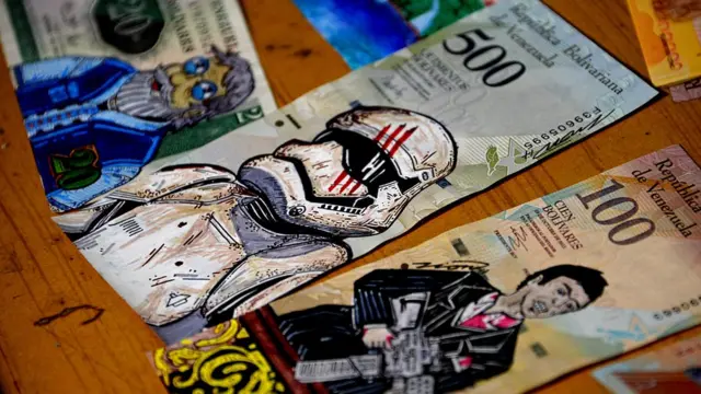 Bolívares dibujados.