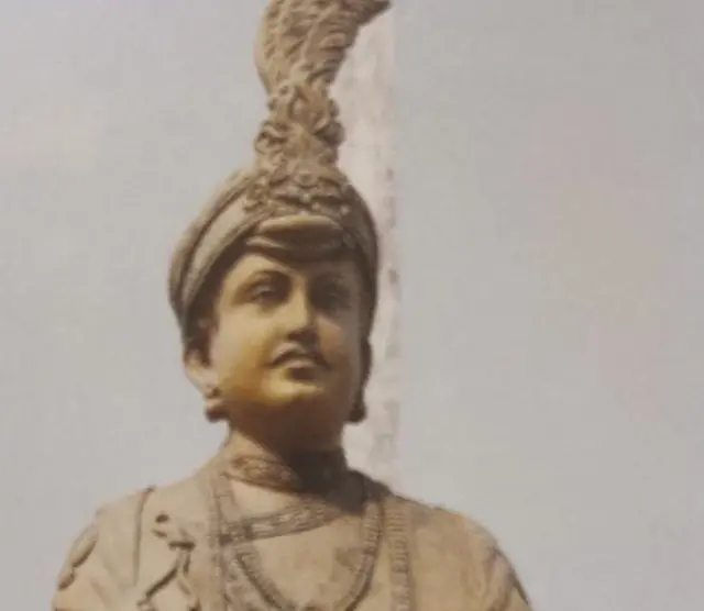 સિરાજુદોલ્લાની મૂર્તિ