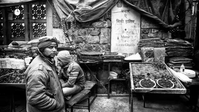 ग़ालिब की मज़ार