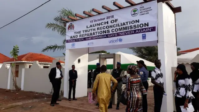 La TRRC a lancé ses activités en octobre 2018 pour faire la lumière sur les violations des droits de l'homme en Gambie, durant le régime de Yahya Jammeh.