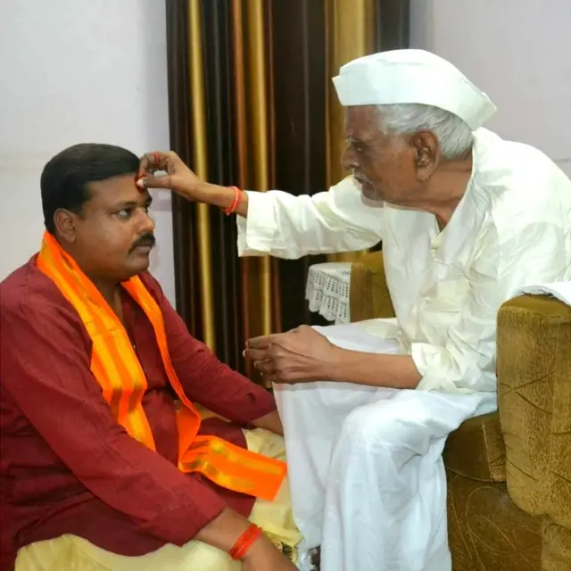 अपने दादा जी के साथ गौतम गुप्ता