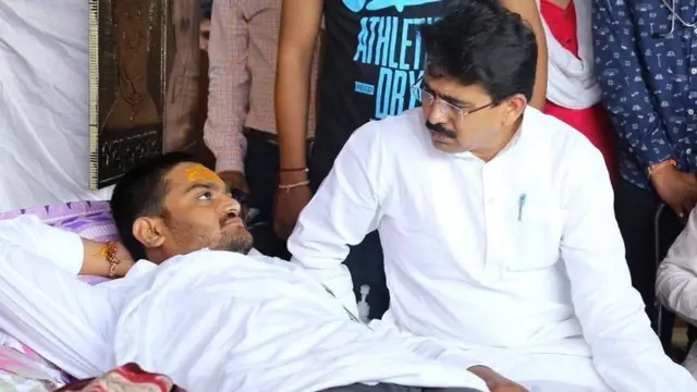 હાર્દિકને મળવા પહોંચેલા ગુજરાત કોંગ્રેસના પ્રભારી રાજીવ સતવા