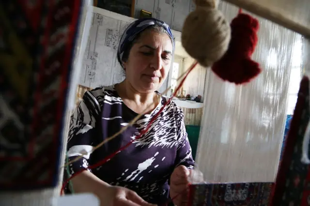 Tavus Tağıyeva - xalçaçı