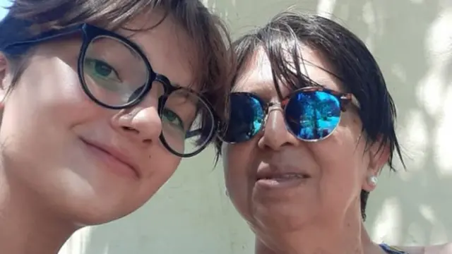 Olga Díaz con su nieta Victoria.