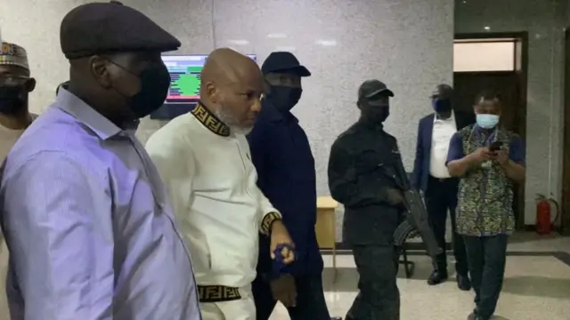 Nnamdi Kanu na ndị nchekwa