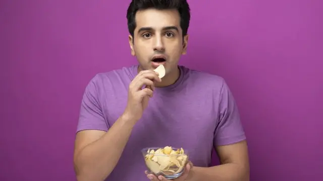 दुखावलेल्या मनावर फुंकर घालण्याचं काम खाद्यपदार्थ करतात!