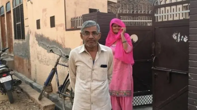 ரவிகுமாரின் பெற்றோர்