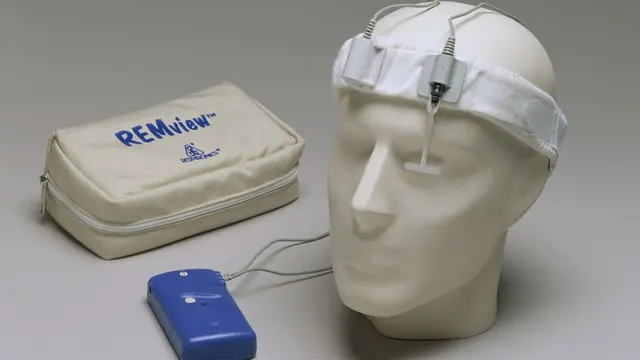 Cabeza de plástico para estudiar patrones del sueño