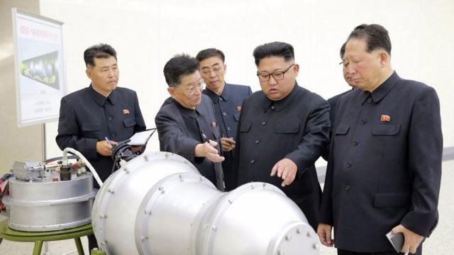 La expulsión es en rechazo a las pruebas nucleares por el régimen de Kim Jong-un.