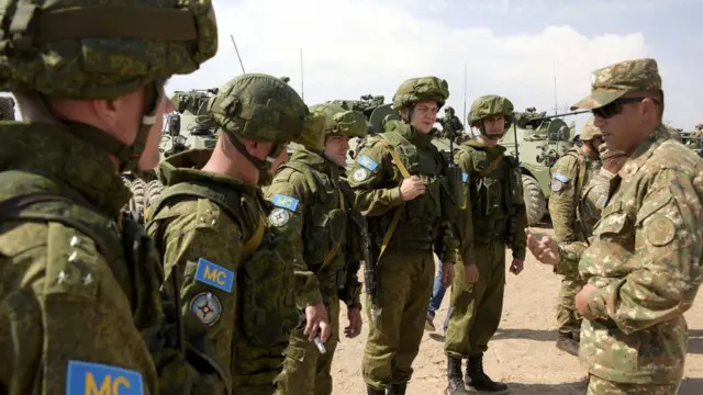 Rus hərbiçiləri Ermənistanda