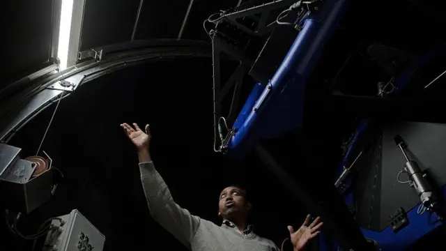 Xaruunta cilmi baarista dayax gacmeedka Intoto