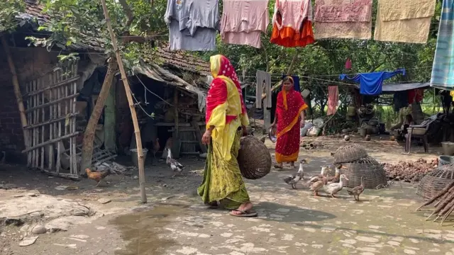 অনেকেই সীমান্ত ছেড়ে অন্যত্র চলে যাওয়ার কথা ভাবছেন