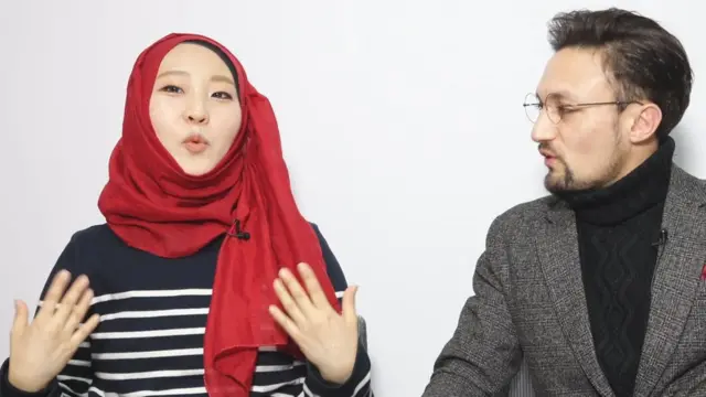 '누군가의 첩이 되고 싶나?' 라는 질문을 들은 송보라 씨는 당혹감을 감출 수 없었다고 한다