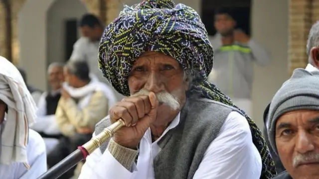 ਪੰਚਾਇਤੀ ਰਾਜ ਐਕਟ ਵਿੱਚ ਵੀ ਤਜਵੀਜ਼ ਹੈ ਕਿ ਪੰਚਾਇਤਾਂ ਜੰਗ ਜਾਂ ਜੰਗ ਵਰਗੇ ਹਾਲਾਤ ਦੌਰਾਨ ਰਾਹਤ ਫੰਡਾਂ ਵਿੱਚ ਸਹਿਯੋਗ ਪਾ ਸਕਦੀਆਂ ਹਨ।