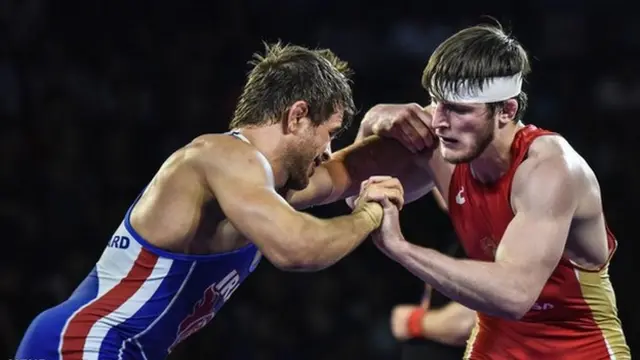 مسابقه کشتی