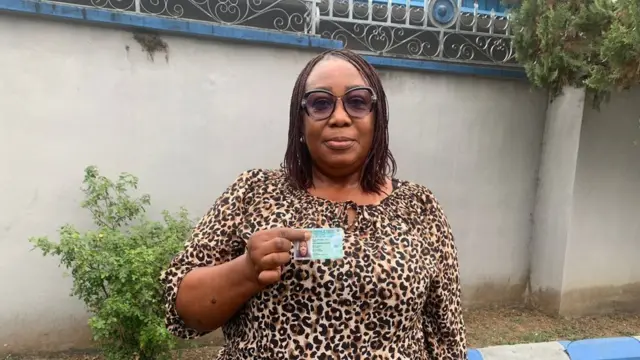 Onye ọrụ Inec na-eche ka ebute ngwa ọrụ ha