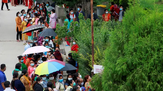 कोभिड खोप भिड