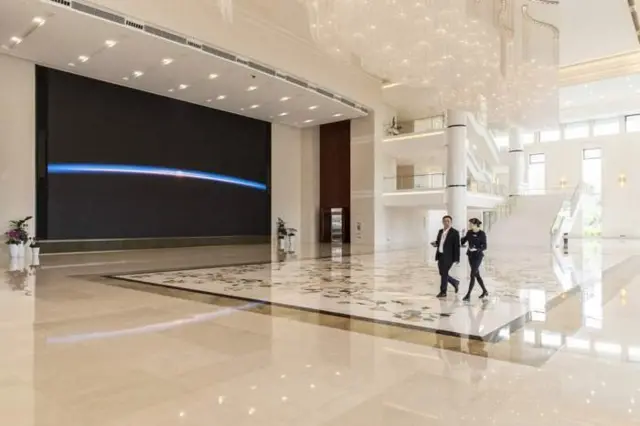 Interior markas Huawei di Shenzhen