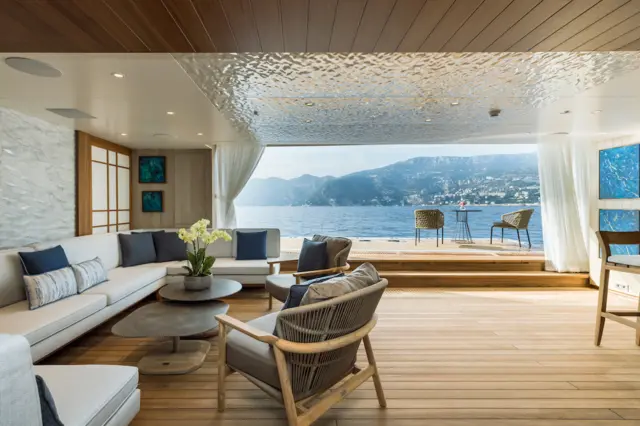 విక్టోరియస్ యాట్