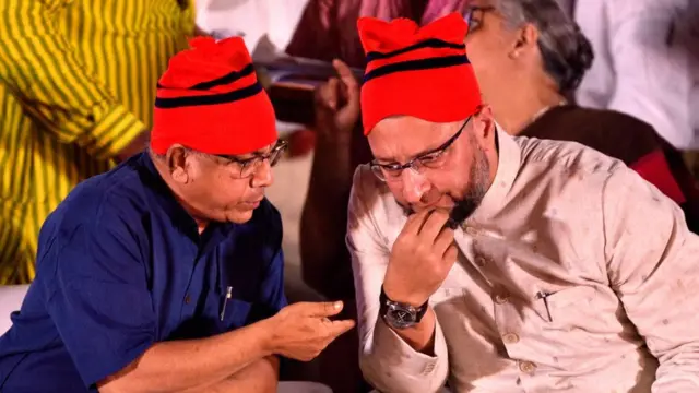 प्रकाश आंबेडकर आणि असदुद्दिन ओवेसी