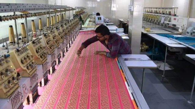 અમદાવાદ ઉપરાંત સુરતમાં ટેક્સ્ટાઇલ ઉદ્યોગનો વિકાસ થયો