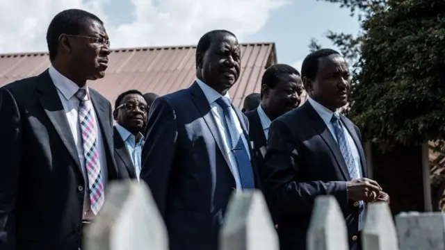 Moses Wetangula (kushoto) na Kalonzo Musyoka (kulia) ambao walikuwa katika Muungano wa Upinzani NASA pamoja na Odinga hawakuhusishwa katika mpango wa BBI