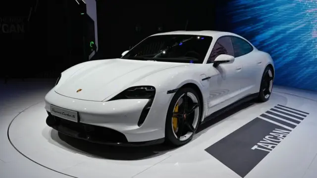 پورشه به زودی اولین مدل الکتریکی خود به نام تایکان را به بازار عرضه خواهد کرد