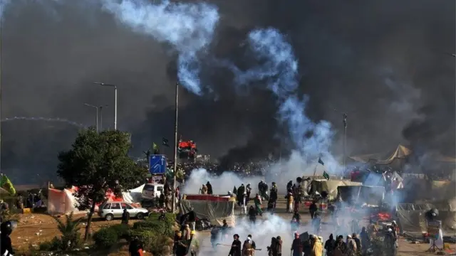 పాకిస్తాన్‌లో హింసాత్మక ఘర్షణలు