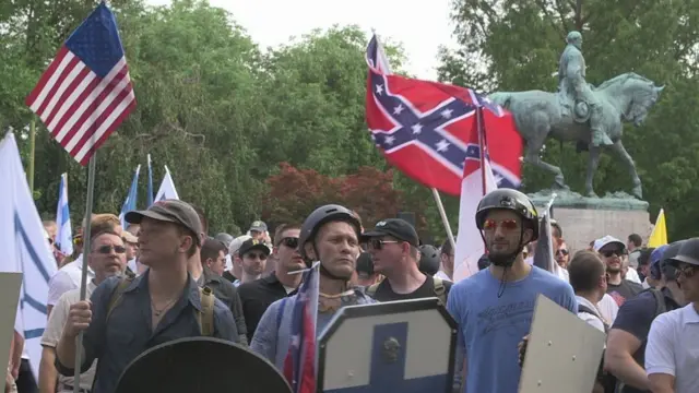 అమెరికాలో ప్రదర్శన