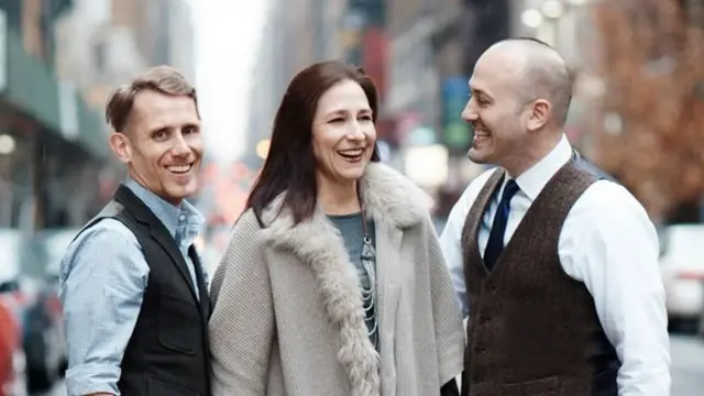 أطلق فرانك زامبريلّي (يمينا)، مع مؤسّسين آخرين، شركة "1 أتيلير" العام الماضي