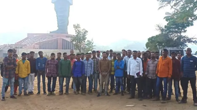 અગાઉ સ્થાનિકોએ નોકરીની માગ સાથે વિરોધ પ્રદર્શનો કર્યાં હતાં