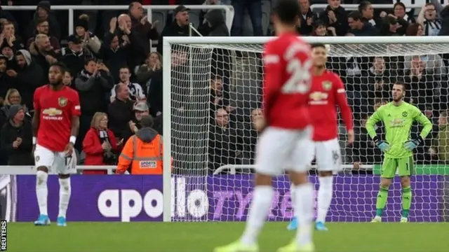 Amanota icyenda Manchester United ifite kugeza ubu mu mikino umunani ya shampiyona, ni yo macye cyane ifite mu mikino umunani ibanza ya shampiyona guhera mu mwaka w'imikino wa 1989 - 1990