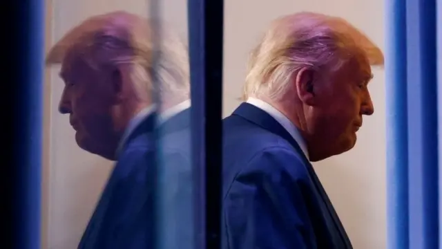 Donald Trump e seu reflexo