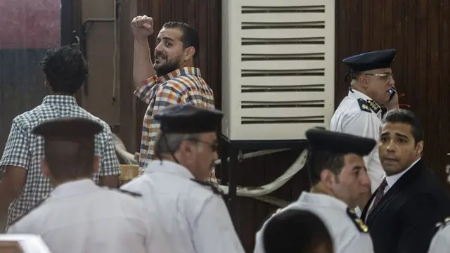 Журналисты "Аль-Джазиры" в суде Каира