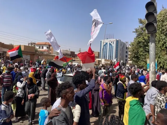 صورة من مظاهرة مطالبة بالحكم المدني في منطقة باشدار بالخرطوم 17 يناير