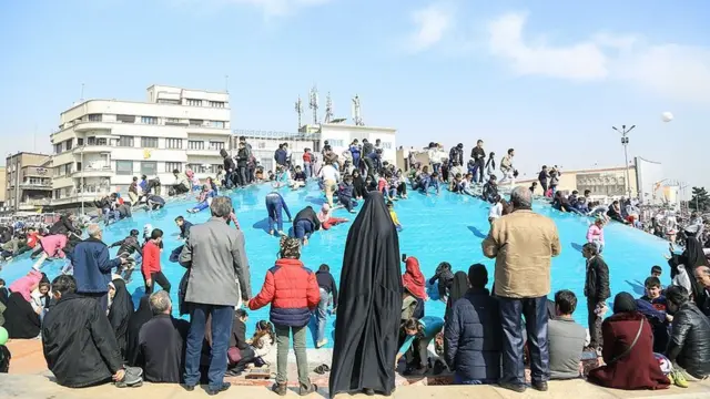 میدان انقلاب تهران